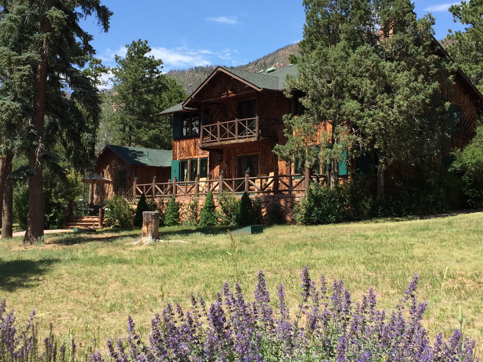 Rocky Mountain Lodge Cabins Bed And Breakfasts Of The Pikes Peak